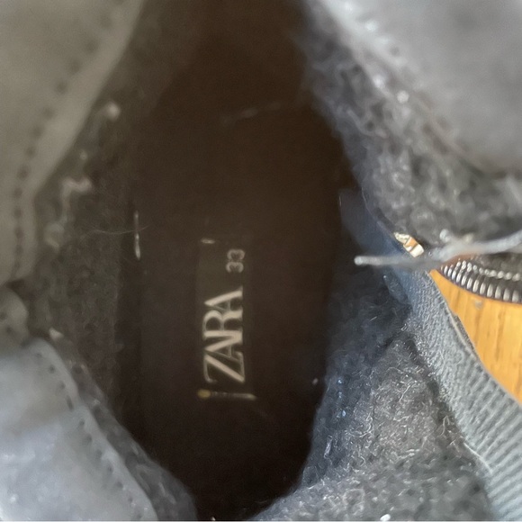 ZARA LINED QUILTED ANKLE BOOTS
Size: 2 (8.2 INCHES) | BLACK
REF. 4110/23 - Picture 5 of 6